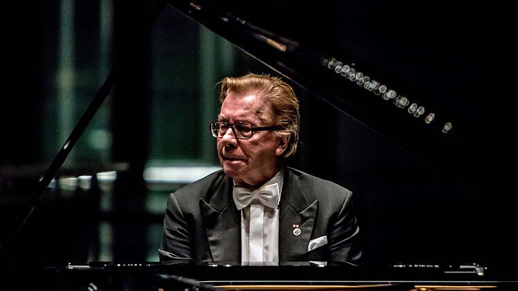Der Pianist Hans-Dieter Bauer wurde bei seinem Soloabend bei der Gesellschaft der Musikfreunde gefeiert. Foto: Jochen Berger