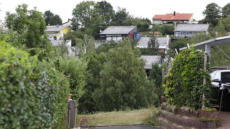 Weil Sudrach als Feriendorf  gegründet wurde und später feste Wohnsitze hinzukamen, ist die Bebauung bunt gemischt.    Foto: Barbara Herbst