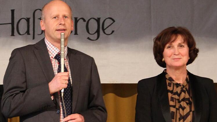Gastgeber Stefan Paulus, Bürgermeister von Knetzgau, und Bezirksbäuerin Astrid Baum.