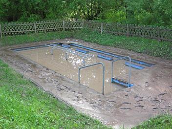 Bis auf Weiteres ist das Kneipp-Becken in Ketschendorf unbenutzbar.  Foto: Dorothea Schaal