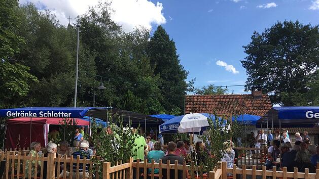 Viele Besucher zog das diesj&auml;hrige Backofenfest des Obst- und Gartenbauvereins Bad Br&uuml;ckenau an. Und sie waren begeistert. Foto: Monika Wiesner