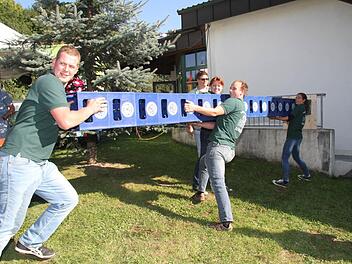 Bierkasten-Stemmen: nichts für unsportliche Typen. Fotos: Sonja Adam