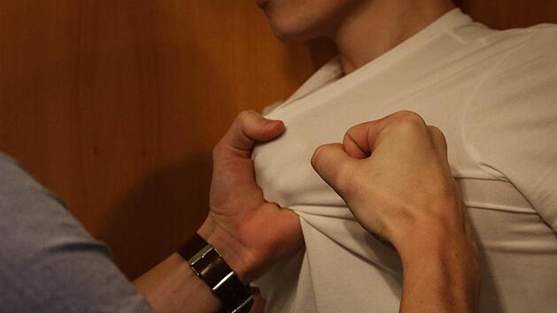 Gleich zweimal musste die Polizei zu einer Veranstaltung in der Turnhalle in der Ortsmitte von Breiteng&uuml;&szlig;bach im Landkreis Bamberg anr&uuml;cken.  Symbolfoto: Christopher Schulz