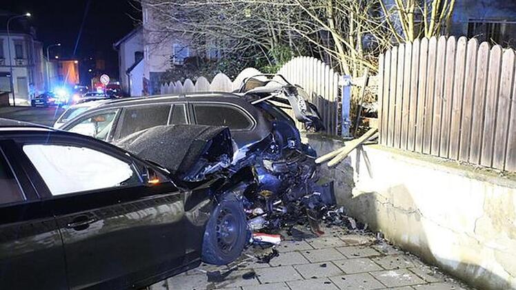 Hier starb ein 19-jähriger Kulmbacher: Der Fußgänger wurde am 6. Februar in Selb von einem Audi überfahren. Vor der Jugendkammer des Landgerichts Hof wird dem Selber Todesfahrer seit gestern der Prozess gemacht. Die Anklage lautet auf: Mord und Teilnahme an einem verbotenen Autorennen.  Foto: Archiv/News5, Fricke