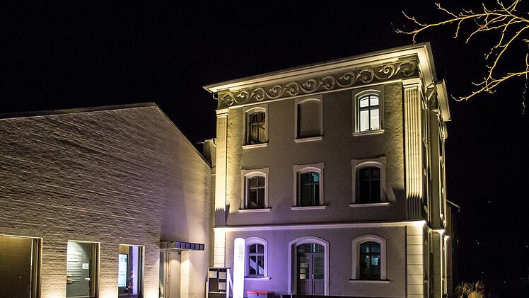 Ist das einfach nur schön oder schon "Lichtverschmutzung"? Blick auf die Kultur.werk.statt bei Nacht.Foto:_Archiv/Jochen Berger