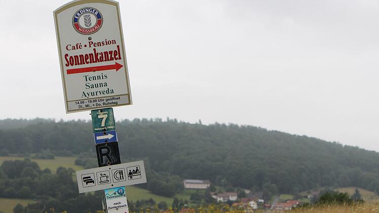 Von der bayerischen Seite aus ist die Sonnenkanzel das erste Café in Hessen. Foto: Julia Raab