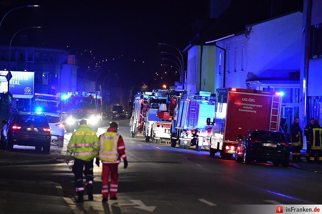 Feuer in Produktionshalle – Großeinsatz in Bamberg