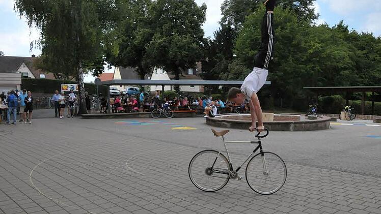 Kunstradfahrer Manuel Moser von der Soli Herzogenaurach hatte zwei Auftritte.