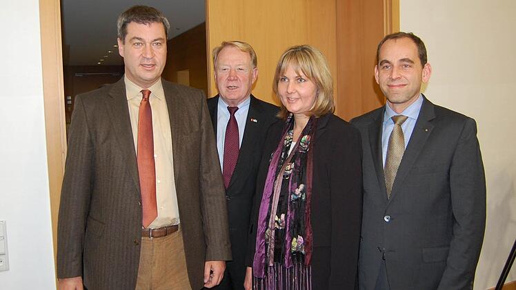 Von links: Markus Söder, MdB Hans Michelbach, Birgit Weber und Thomas Bittorf