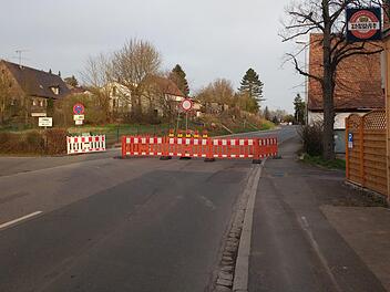 Hier ist die Ortsdurchfahrt Weiher gesperrt. Foto: rm