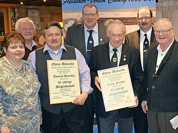Ehrungen beim Fleischer-Verein Coburg; im Bild (von links) Sandra Melzer, Werner Grah, Thomas Heinisch, Vorsitzender Thomas Flursch&uuml;tz, Ernst Franke, Zweiter Vorsitzender Marco Frommholz und Rainer Ultsch Foto: Alexandra Kemnitzer