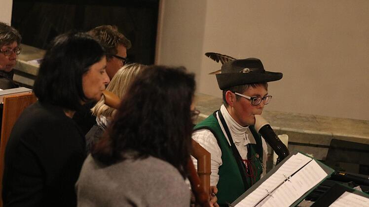 Festliche Bläsermusik zum Advent präsentierte der Wildfleckener Musikzug in der Kirche Sankt Josef. Sebastian Schmitt