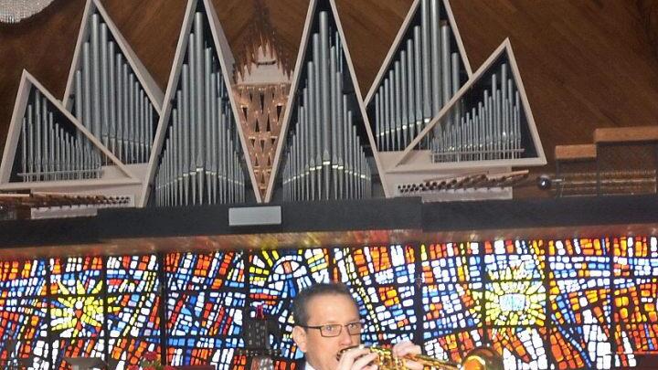 Trompetensolist Holger Mück ließ seine guten Beziehungen spielen, um virtuose Solisten zum Muttertagskonzert nach Kronach zu holen.  Foto: K.-H. Hofmann