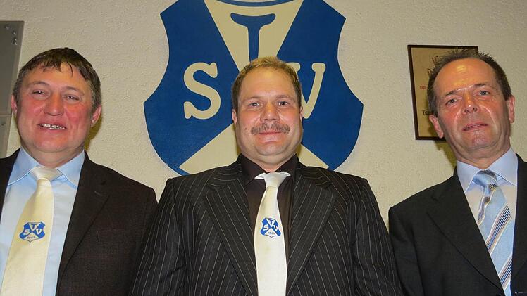 BLSV-Ehrungen (von links): Timo Wolf und Frank Heckelmann mit BLSV-Sportabzeichen-Kreisreferent Wolfgang Illek