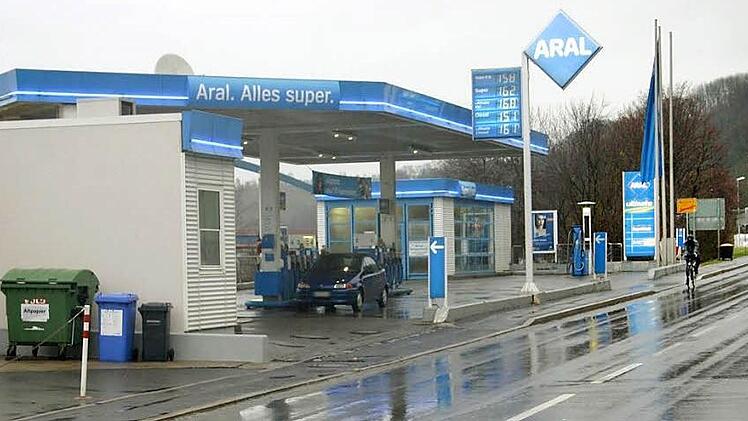 Ein Jahr Aufschub, dann muss die Tankstelle in Marktbreit geschlossen werden.  Foto: Meyer