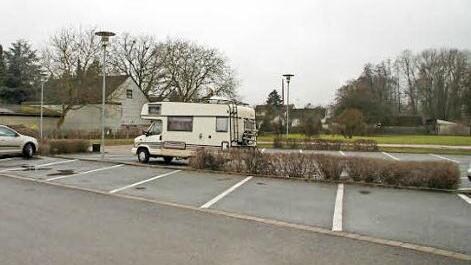 Ein Wohnmobilstellplatz soll im hinteren Bereich des Parkplatzes an der Obermain-Therme ausgewiesen werden. Fotos: Matthias Einwag