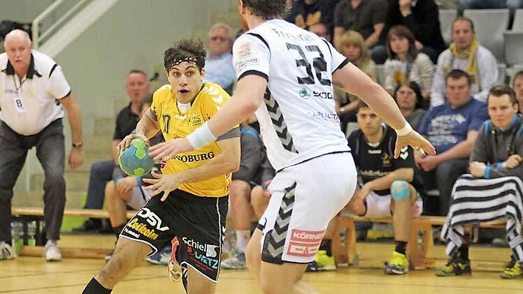 Hajck Karapetjan war einer der stärksten Spieler in der langsam aber sicher zu Ende gehenden Handball-Saison. Noch ist nicht geklärt, ob der Spielmacher des HSC 2000 Coburg auch in der nächsten Saison für die Vestestädter auf Torejagd gehen wird. Foto: Timo Geldner