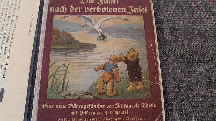 Sehr alt und oft gelesen: "Die Fahrt nach der verbotenen Insel"