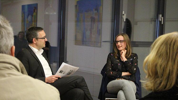 Lisa Badum (r.) im Gespräch mit Michael MemmelFoto: Lisa Kieslinger