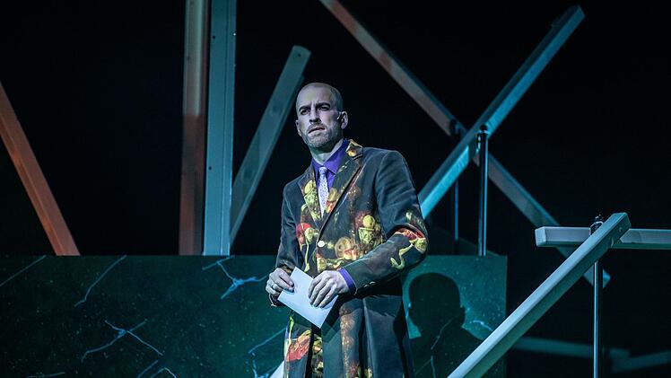Szene aus der Neuinszenierung von "Hamlet" am Landestheater Coburg.Foto: Annemone Taake