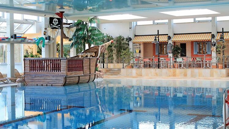 Das Neustadter Familienbad "Bademehr" ist gründlich geputzt und aufpoliert worden und wartet ab Sonntag wieder auf Badegäste.