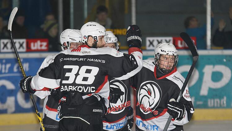 Insgesamt zehn Mal Jubel. Die "Hawks" (auf dem Bild Michael Breyer, Michal Babkovic, Jakub Sramek und Lucas-Andreas Thebus)  zeigten sich torhungrig.