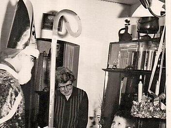 Sein 50-jähriges Jubiläum feiert heuer "Nikolaus" Gustav Fuß, der am Vortag und am eigentlichen Nikolaustag mit einem gut gefülltem Auftragsbuch wieder die Kinderaugen in Burglauer zum Leuchten bringen wird.