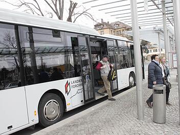 Einige Bushaltestellen entfallen wegen Fasching. Foto: Josef Hofbauer/Archiv