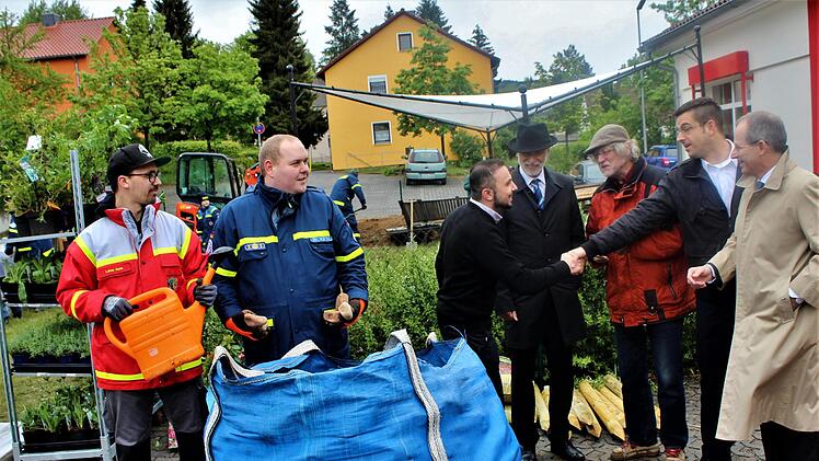 Wollen das Viertel voranbringen (von links): Philipp Kiesel, Halil Ihtiyar, Oberbürgermeister  Kay Blankenburg, Thomas Weimar, Alexander Kretz, Dr. Alexander Siebel. Werner Vogel