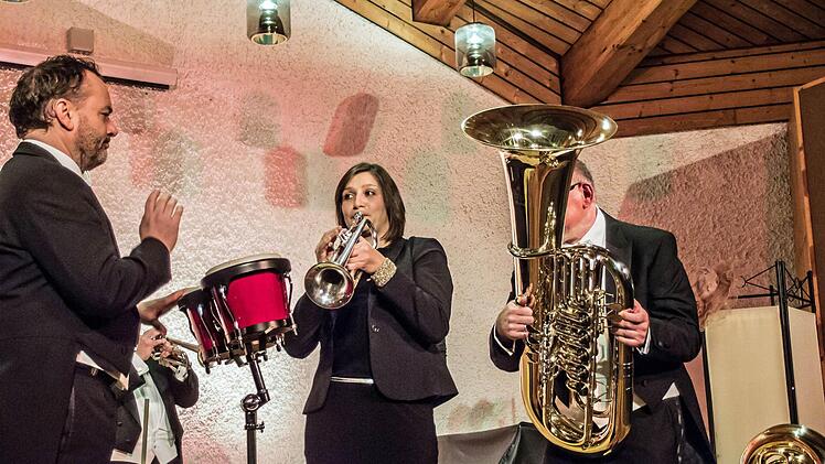 Harmonic Brass begeistert beim Neujahrskonzer im Rathaussaal Rödental.Foto: Jochen Berger