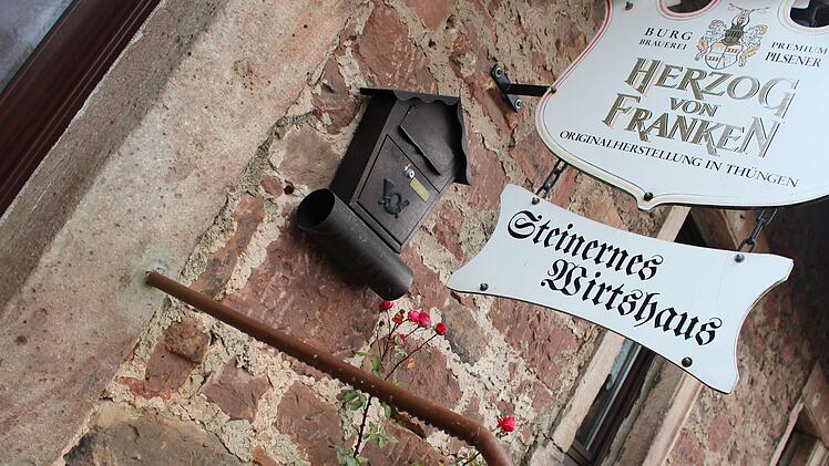 Für einen potenziellen Pächter ist auch der große Saal attraktiv. Dort stand bisher eine feste Bühne. Foto: Julia Raab