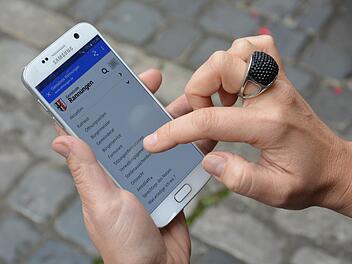 Wer in Rannungen mit dem Smartphone unterwegs ist, wird auch in Zukunft keine Hotspots zum Einwählen finden.  Foto: Björn Hein