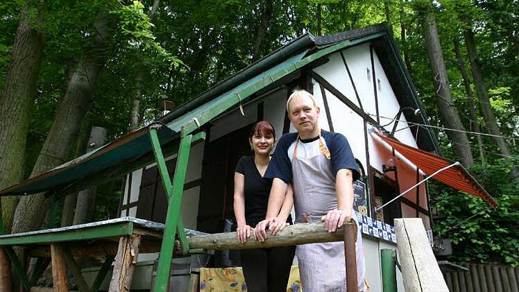 Laura und Klaus Angermüller sind die langjährigen Pächter des Schäffbraukellers. Foto: Barbara Herbst