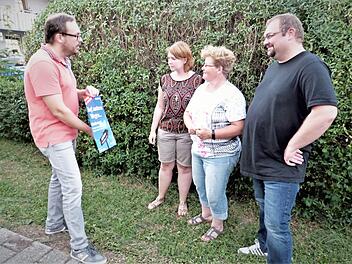Chorleiter Jörg Schmidt (links) freut sich mit Kathrin Zeitler, Uschi Seifert und Sebastian Reichenberger (von links nach rechts) auf das Chorkonzert am Sonntag, 22. Juli, im Innenhof des früheren Landratsamtes.  Foto: Werner Reißaus