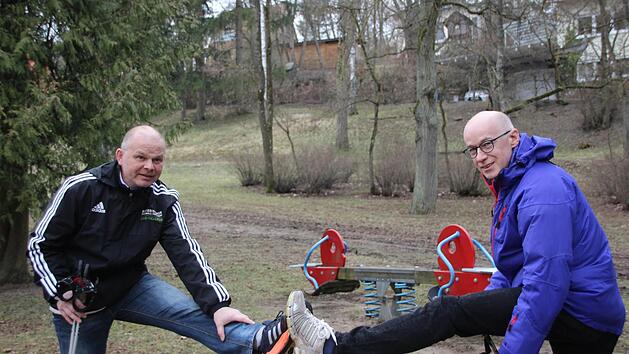 Sport h&auml;lt beweglich und beugt Zivilisationskrankheiten vor. Roland Famulla (rechts) und G&uuml;nter Scheuring sind Initiatoren eines Aktionstages, der in M&uuml;nnerstadt deutlich machen soll, wie wichtig Pr&auml;vention ist. Foto: Heike Beudert
