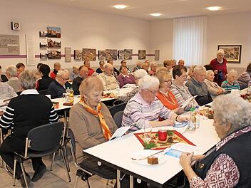 Gemeinsam feierten die Hausener Senioren ein Weihnachtsfest.  Foto: Carmen Schwind