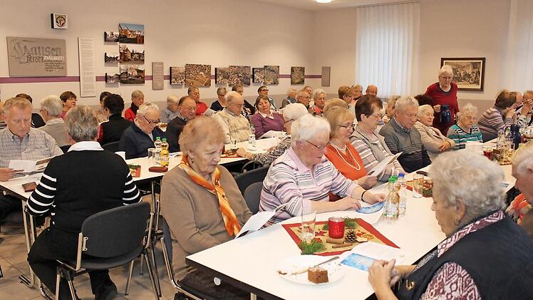 Gemeinsam feierten die Hausener Senioren ein Weihnachtsfest.  Foto: Carmen Schwind