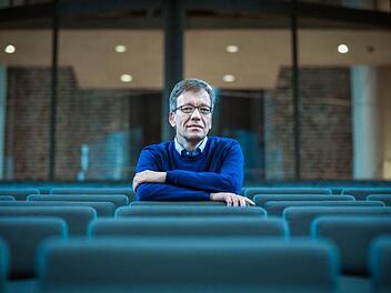 Sebastian Tewinkel ist der neue Chefdirigent. Foto: Vincent Stefan