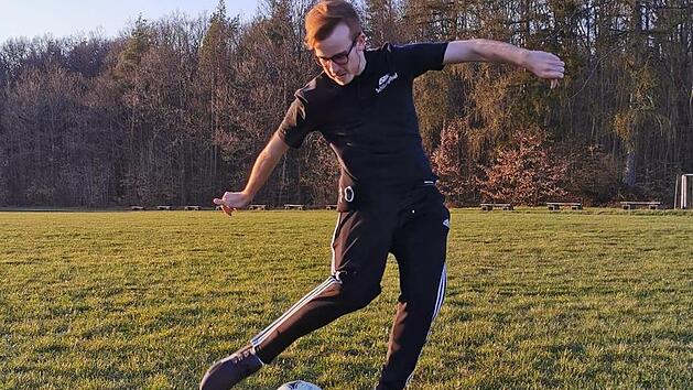 Justus Müller spielt bei der DJK Schlimpfhof Fußball. Im Steilpass-Interview steht er Rede und Antwort. Foto: Müller