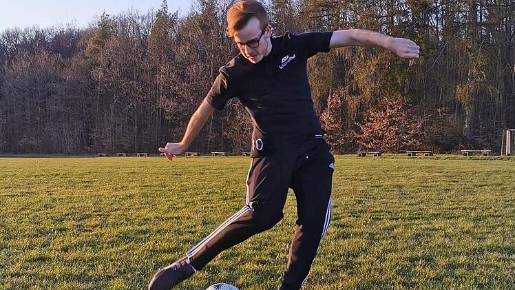 Justus Müller spielt bei der DJK Schlimpfhof Fußball. Im Steilpass-Interview steht er Rede und Antwort. Foto: Müller