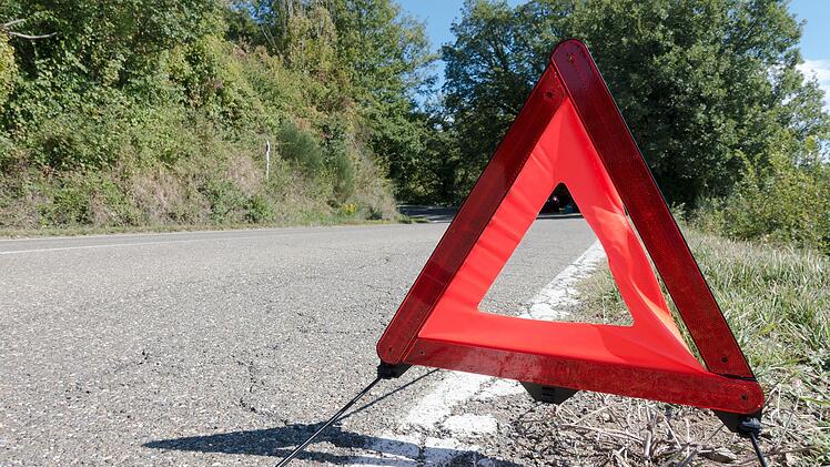 Eine 22-J&auml;hrige fuhr in den Stra&szlig;engraben - der Polizei erz&auml;hlte sie eine andere Geschichte.