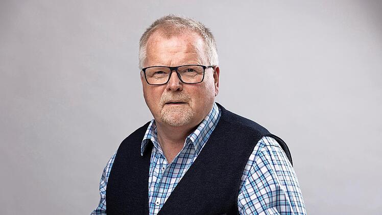 Eberhard Schellenberger hat sich sein ganzes Berufsleben mit dem deutsch-deutschen Zusammenleben befasst. Die emotionalste Livereportage seines Reporterlebens lieferte er in der Nacht der Wiedervereinigung am ehemaligen Grenzübergang Eußenhausen-M...