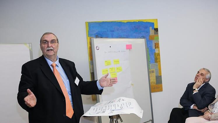 Am Ende der Denkwerkstatt präsentierten Vertreter der einzelnen Arbeitsgruppen ihre Ergebnisse. Foto: Barbara Herbst