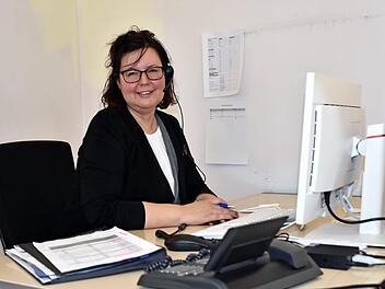 Melanie Geisel hilft im Gesundheitsamt; sie ist für die Verwaltung des Testzentrums Wonfurt verantwortlich.