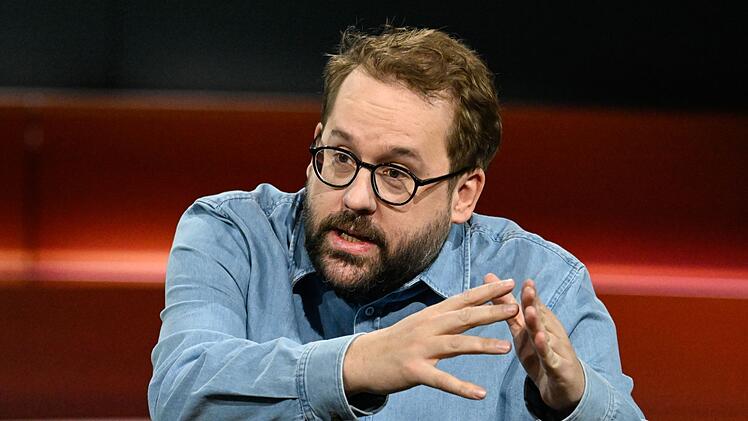 Kriegsreporter Paul Ronzheimer erl&auml;uterte bei "Markus Lanz", wie gef&auml;hrlich die Eins&auml;tze in der Ukraine geworden sind.