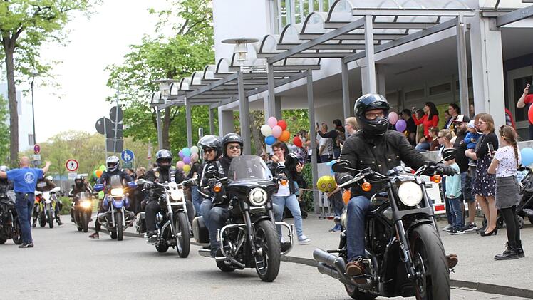 Erlangen: Toy Run Day 2022 war "absolut genial" - knapp 1000 Biker wollen kranken Kindern helfen
