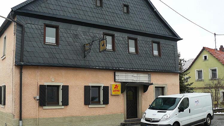 Im ehemaligen Gasthaus Heublein am Dorfplatz ist die Bäckerei Dumler ab Montag zu finden. Foto: Klaus-Peter Wulf