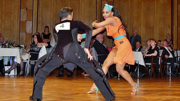Ein Ereignis ersten Ranges war das Tanzturnier im Regentenbau. Foto: Sigismund von Dobschütz