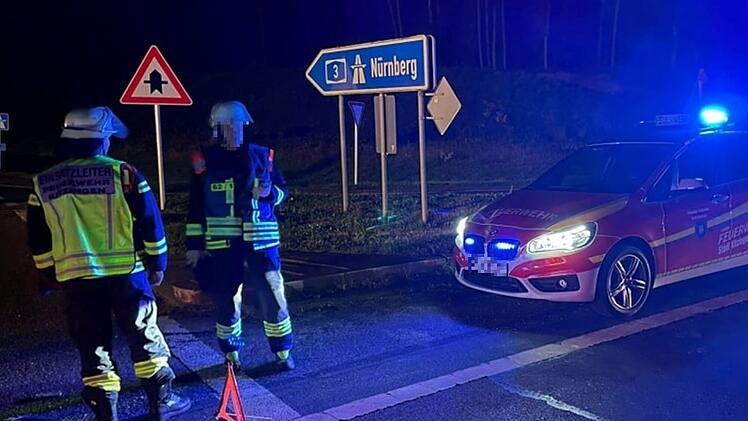 Kitzingen: Feuerwehr hatte nach tödlichem Unfall alle Hände voll zu tun
