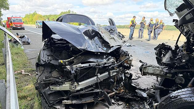 Sperrung nach Geisterfahrer-Unfall auf B8 in F&uuml;rth